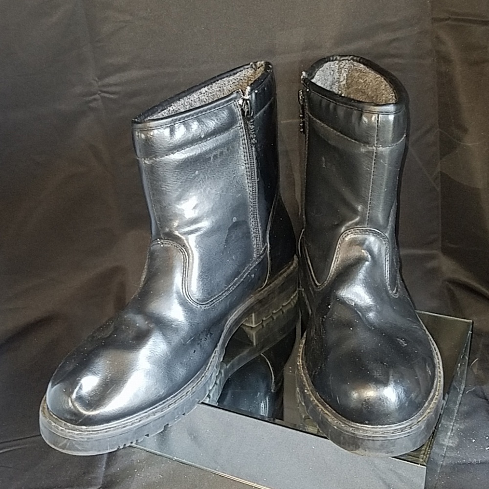 Totes boots